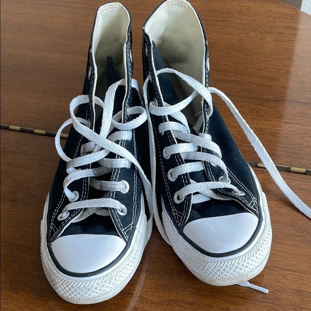 Converse All Star size 7 Women’s